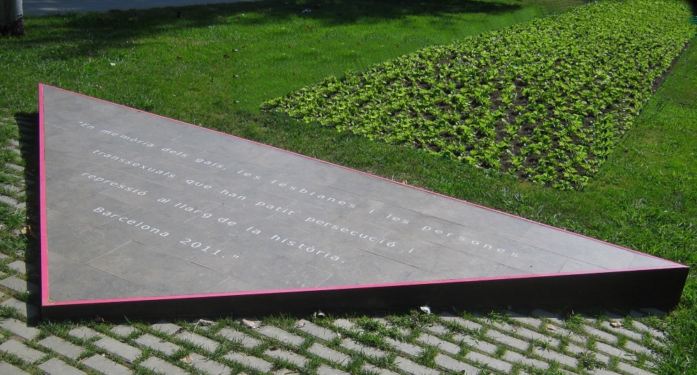 Monumento per vittime gay a Barcellona