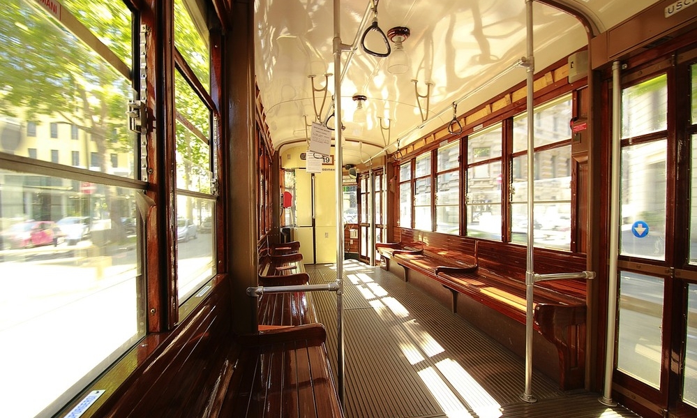 Tour in tram storico di Milano: visitare la citt&agrave; al costo di un biglietto!