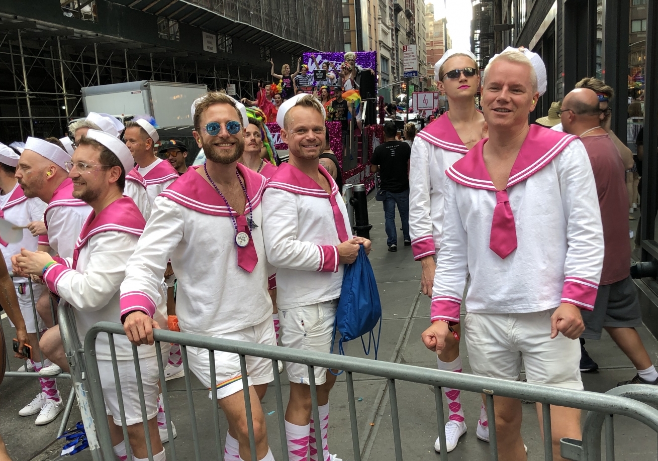 come vestirsi durante il gay pride