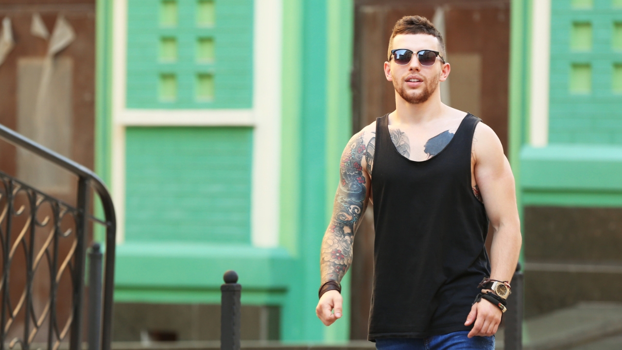 Come proteggere i tatuaggi dal sole e dal tempo