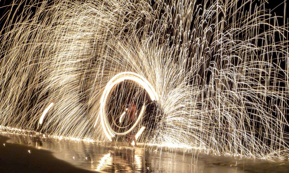 ploy-talay-spettacolo-del-fuoco-a-Koh-samet-cosa-vedere-itinerario-di-viaggio-in-thailandia