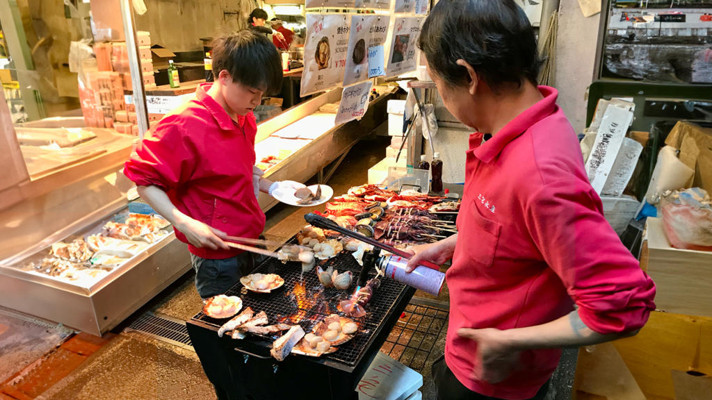 Tsukiji Fish Market cosa vedere al mercato del pesce di Tokyo migliori quartieri di tokyo itinerario completo giappone_2