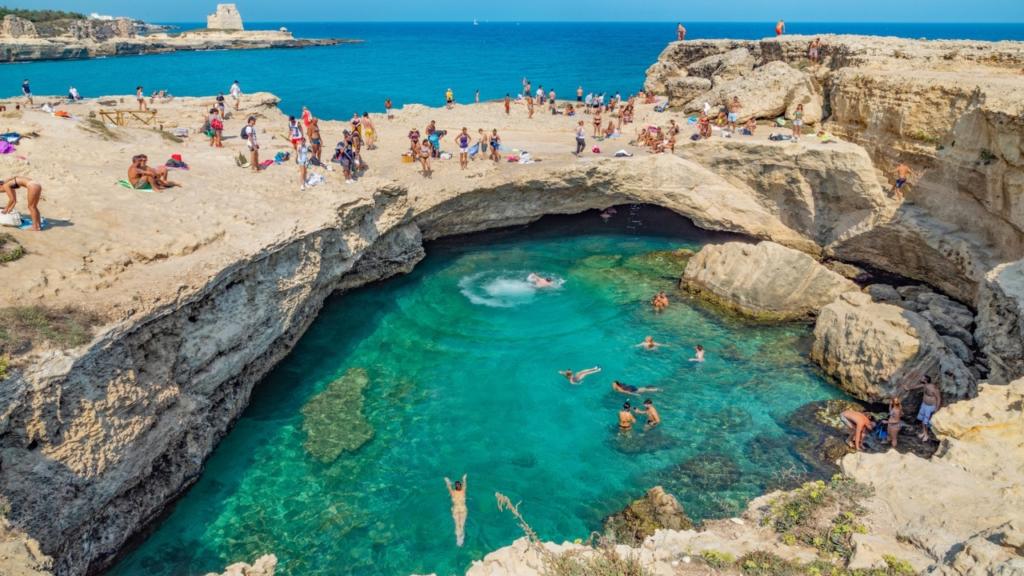 La grotta della Poesia in Salento e la sua meravigliosa piscina naturale